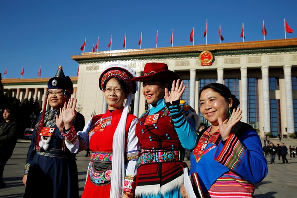 【两会时间】审查计划报告和预算报告外长答记者问