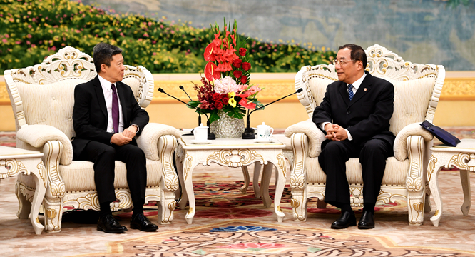 杨晓渡会见香港廉政专员白韫六