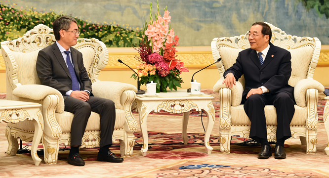 杨晓渡会见澳门廉政专员张永春