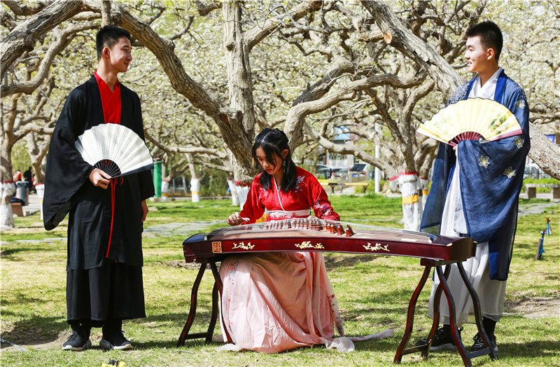 【纪检人·镜头】库尔勒市：春韵梨城