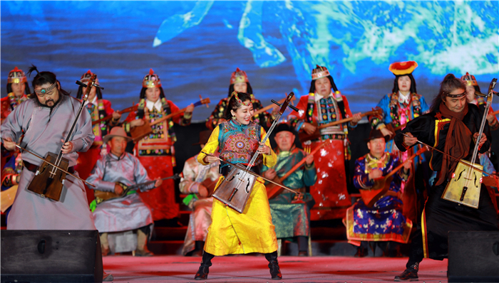 镜头丨以文润心