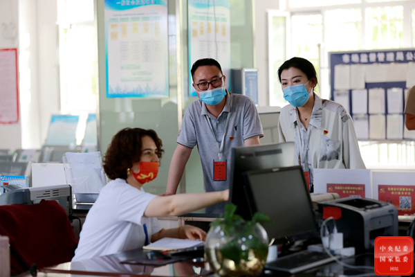 镜头 | 持续深入整治重点领域腐败问题