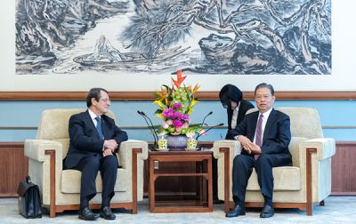 赵乐际分别会见塞浦路斯总统、巴布亚新几内亚总理