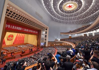 习近平等出席十三届全国人大二次会议开幕会 李克强作政府工作报告