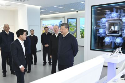 习近平在北京考察科技创新工作