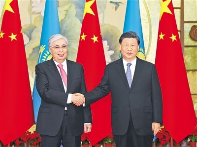 习近平同哈萨克斯坦总统托卡耶夫会谈