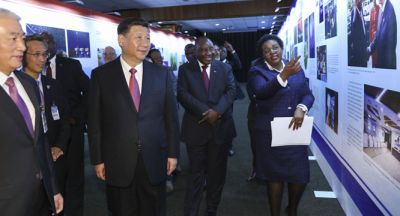 习近平和南非总统拉马福萨共同出席中南科学家高级别对话会开幕式