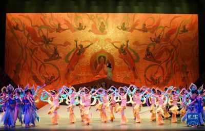 以习近平同志为核心的党中央关心文艺工作纪实